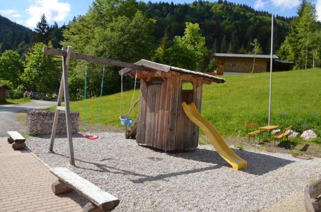 Heustubn Ferienwohnungen Unken Luaran gambar
